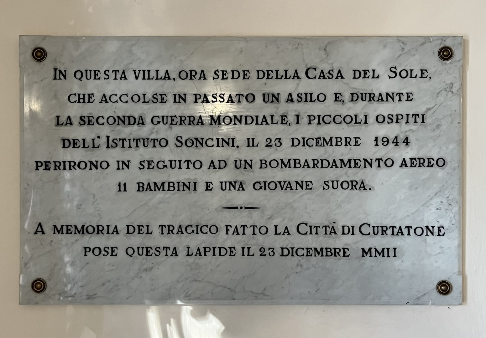 CURTATONE RICORDA LE DODICI VITTIME DEL “PALAZZO DEI VETRI”